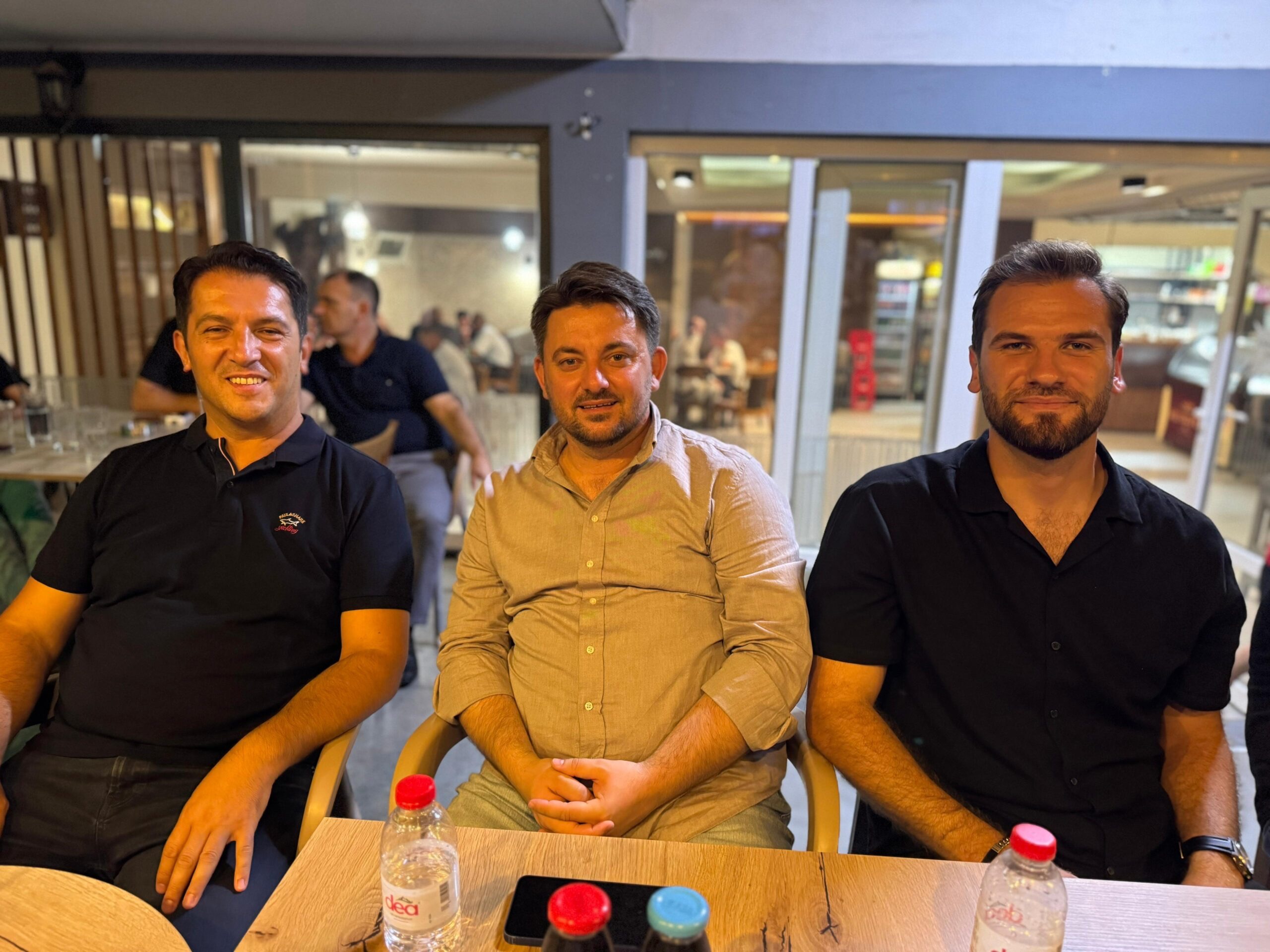 Muhamet Elmazi mirëpret deputetin Bekim Sali në Saraj 1 IMG 9727