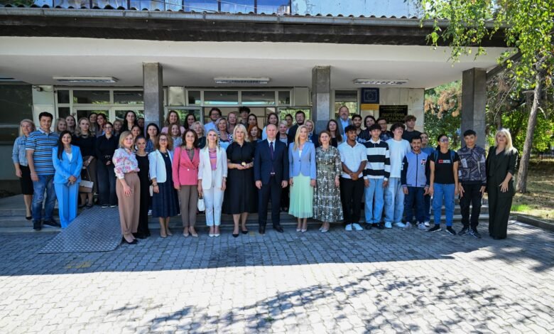 Afrim Gashi viziton Qendrën “Partenija Zografski” në Ditën e Gjuhës së Shenjave 3 afrim gashi viziton qendren partenija zografski ne diten e gjuhes se shenjave 68d2b039258f8