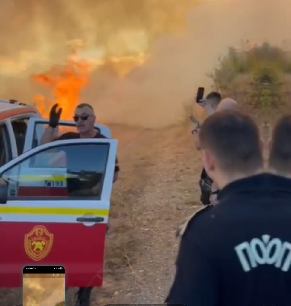 Ali: Të gjitha resurset shtetërore u aktivizuan për lokalizimin e zjarrit mbi Batinc (VIDEO) 2 ali te gjitha resurset shteterore u aktivizuan per lokalizimin e zjarrit mbi batinc video 68cf011496ccd