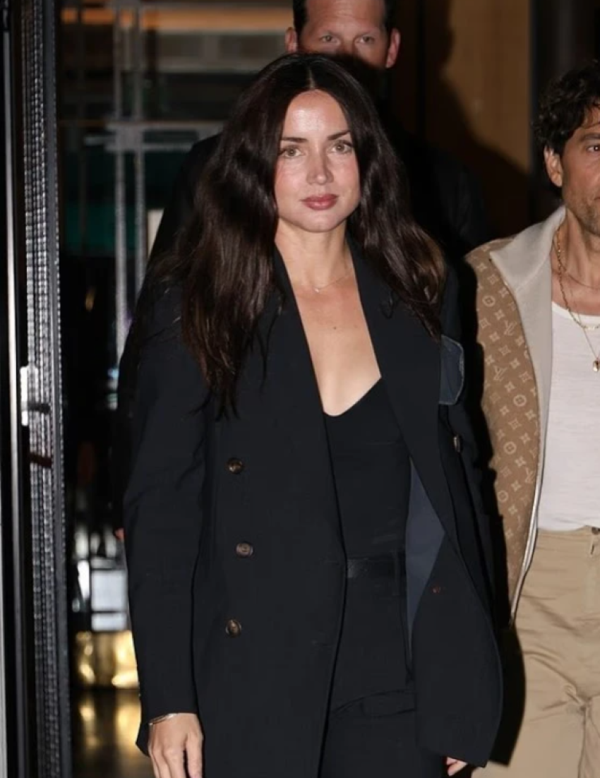 Ana de Armas shfaqet në Paris pas dy muajsh pa u parë me Tom Cruise 1 ana de armas shfaqet ne paris pas dy muajsh pa u pare me tom cruise 68db7612582df