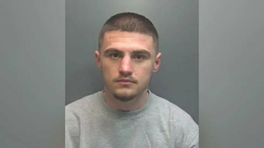 Angli/ Udhëtonte me makinë me shpejtësi marramendëse dhe përplasi për vdekje motoristin, 10 vite burg shqiptarit 2 angli udhetonte me makine me shpejtesi marramendese dhe perplasi per vdekje motoristin 10 vite burg shqiptarit 68d57ee629d28