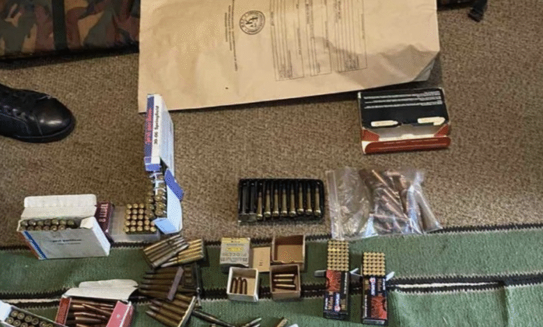 Arrestohen dy persona në Veles, te të cilët u gjet municion dhe mjete të ndryshme 4 arrestohen dy persona ne veles te te cilet u gjet municion dhe mjete te ndryshme 68ce837a738d5