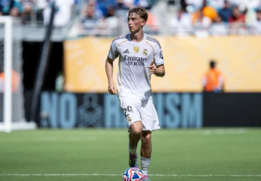 Babai i Dean Huijsen e kritikon Juventusin për mënyrën e largimit të djalit të tij 2 babai i dean huijsen e kritikon juventusin per menyren e largimit te djalit te tij 68dac433b56f9