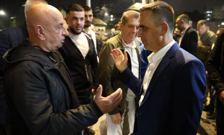 Banorët e Teteks 1 bashkë me Bilall Kasamin diskutojnë për Kapitullin e Dytë dhe zhvillimin e Tetovës 3 banoret e teteks 1 bashke me bilall kasamin diskutojne per kapitullin e dyte dhe zhvillimin e tetoves 68d8f3584522c