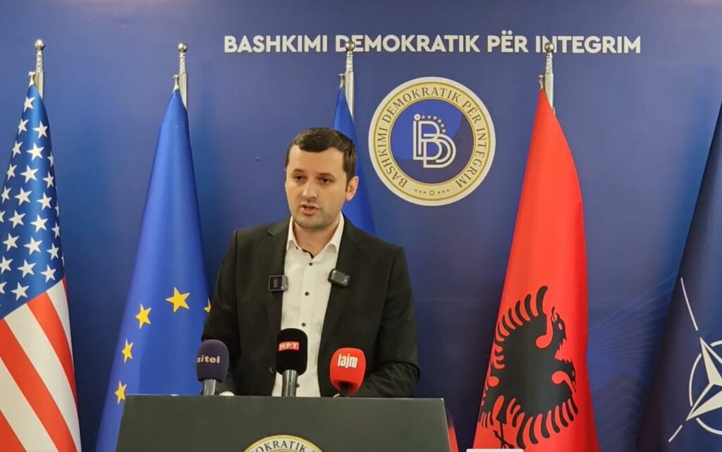 BDI në Tetovë po braktiset, lojërat e Faton Ahmetit largojnë strukturat dhe mbështetësit 4 bdi ne tetove po braktiset lojerat e faton ahmetit largojne strukturat dhe mbeshtetesit 68c80defb29c9