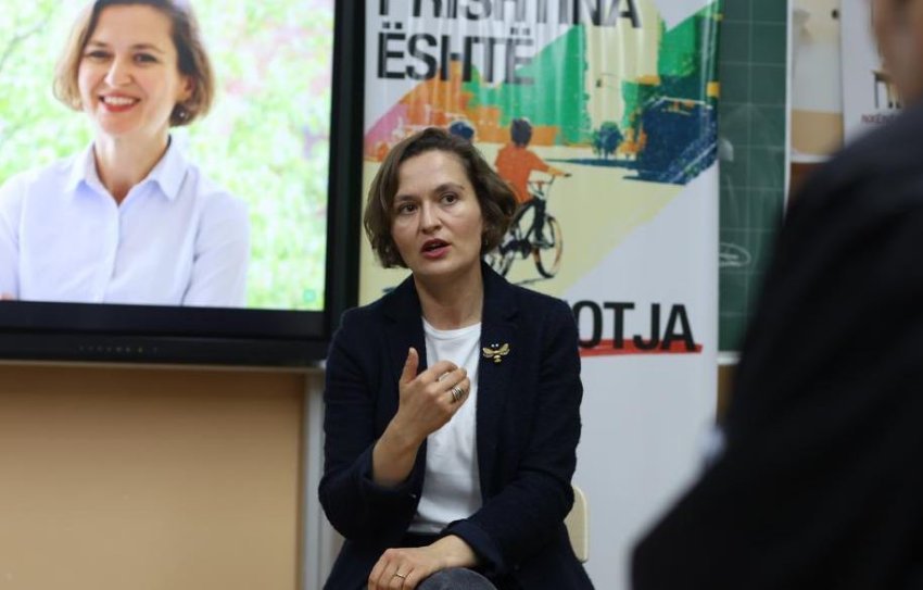 Besa Shahini mirëpritet në Sofali – premton çerdhe, transport dhe investime në arsim 2 besa shahini mirepritet ne sofali premton cerdhe transport dhe investime ne arsim 68d97ab47dd62