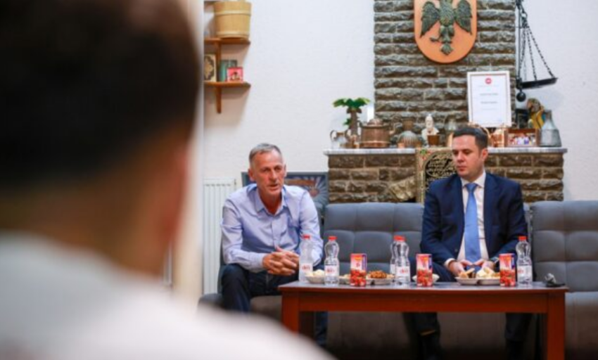 Besnik Osmani: Së bashku do të ndërtojmë një Fushë Kosovë më të zhvilluar dhe më të bashkuar 3 besnik osmani se bashku do te ndertojme nje fushe kosove me te zhvilluar dhe me te bashkuar 68c9e0f4acd9e