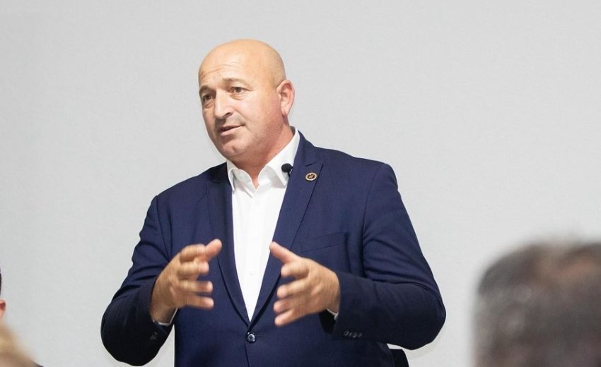 Blakaj nga Prigoda: Më 12 tetor Istogut po i vjen drita! 3 blakaj nga prigoda me 12 tetor istogut po i vjen drita 68d450cfac31b