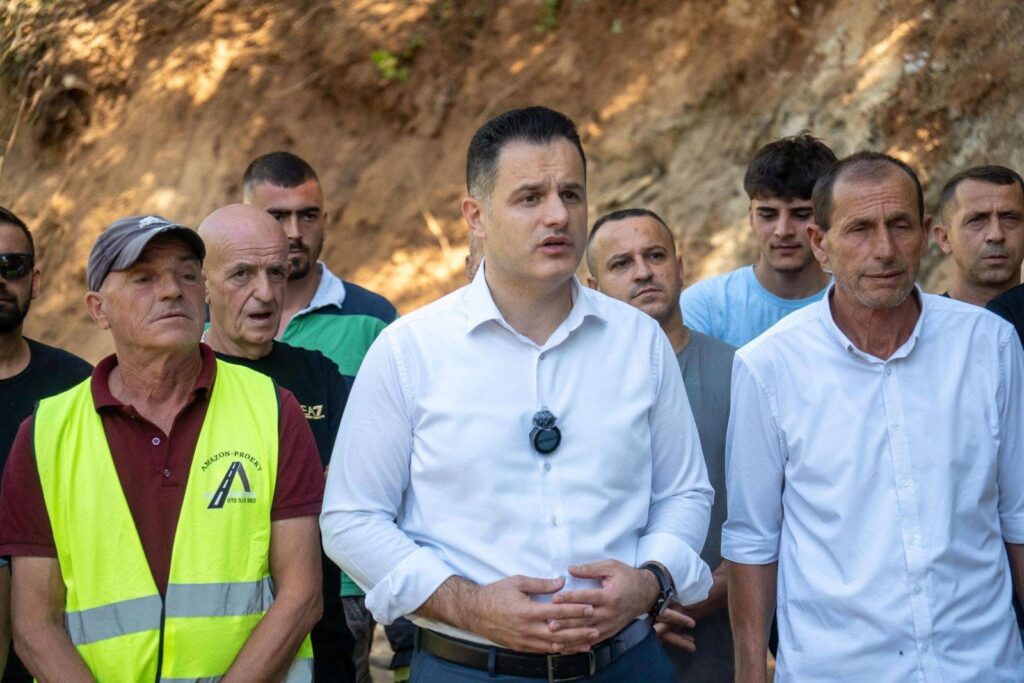 Blerim Sejdiu: Viziton Merovën, rruga historike që lidh Merovën me Sallarevën po merr formë 3 blerim sejdiu viziton meroven rruga historike qe lidh meroven me sallareven po merr forme 68c451ace7a91