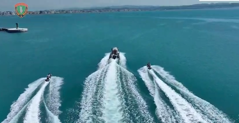 Bllokohen 15 mjete lundruese, shpëtohen 39 persona që u rrezikohej jeta 2 bllokohen 15 mjete lundruese shpetohen 39 persona qe u rrezikohej jeta 68bee25606f0c