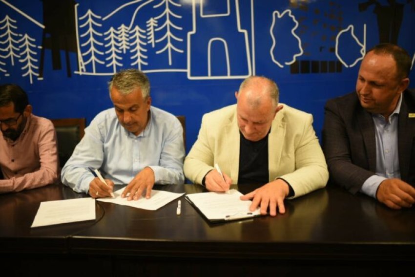 buja nenshkruan marreveshje bashkepunimi me partine ashkalinjeve per integrim 68cb3273b83aa