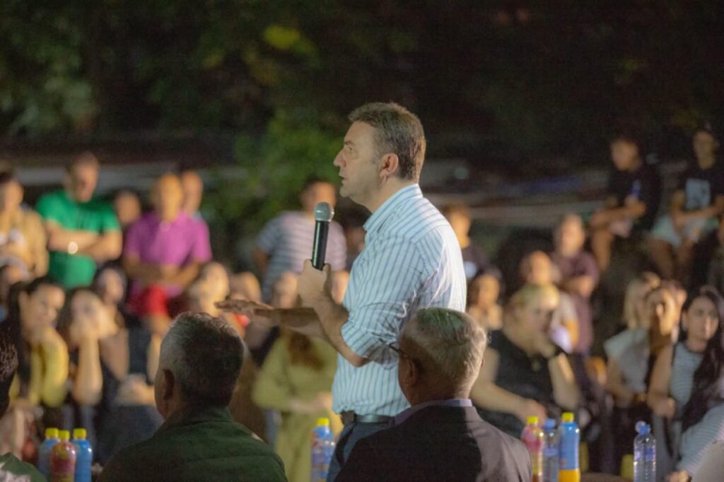 Bujar Osmani: Mickoski dëshiron të mos ekzistojë BDI-ja, për t’u fshirë rrënjët e luftës shqiptare për barazi 2 bujar osmani mickoski deshiron te mos ekzistoje bdi ja per tu fshire rrenjet e luftes shqiptare per barazi 68ca7ff45d12c