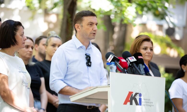 Bujar Osmani: Po shpifin për neve 3 bujar osmani po shpifin per neve 68cbfc97d2969