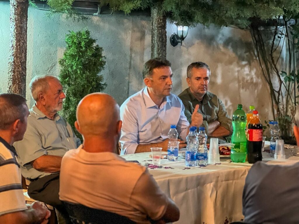 Bujar Osmani pranë Çairasve, sonte mysafir në familjen Mustafa 3 bujar osmani prane cairasve sonte mysafir ne familjen mustafa 68c4c8cef0989