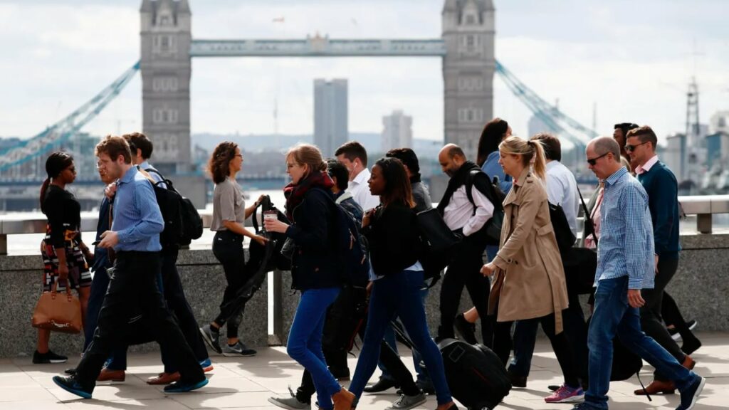 Çrregullimet hormonale “xhindosën” pronarin kompanisë, pushohet nga puna 50-vjeçarja në Britani 2 crregullimet hormonale xhindosen pronarin kompanise pushohet nga puna 50 vjecarja ne britani 68cb112e94f91