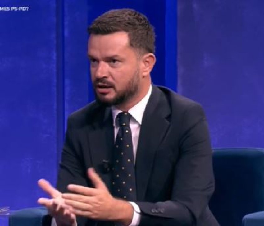 Curri ironizon: Nesër Rama i thotë Diellës bëj foto nudo të opozitarëve, ajo e bën 2 curri ironizon neser rama i thote dielles bej foto nudo te opozitareve ajo e ben 68cc97b582ed7