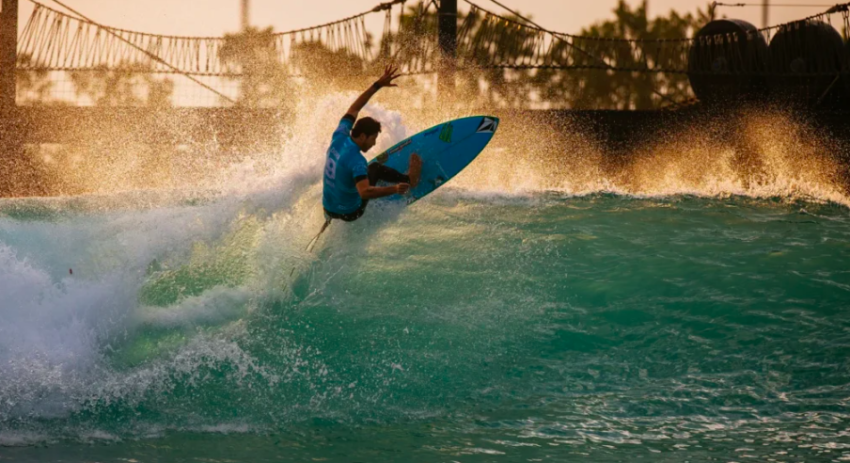 Dallgë të larta po aq sa çmimi i tyre, pishina në Abu Dabi që po josh të pasurit 3 dallge te larta po aq sa cmimi i tyre pishina ne abu dabi qe po josh te pasurit 68b4dd20a9214