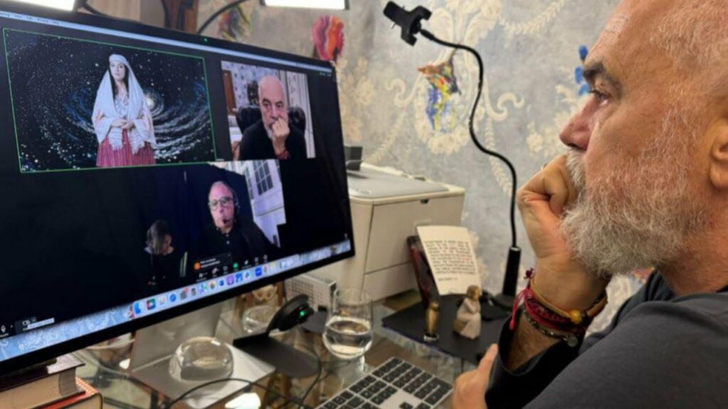 Diella merr pjesë në Forumin e Nismës për Investime të Ardhshme, Rama publikon mesazhin/ Ministrja e re: Nuk jam këtu për të zëvendësuar udhëheqësit njerëzorë 2 diella merr pjese ne forumin e nismes per investime te ardhshme rama publikon mesazhin ministrja e re nuk jam ketu per te zevendesuar udheheqesit njerezore 68d0fdce252fb