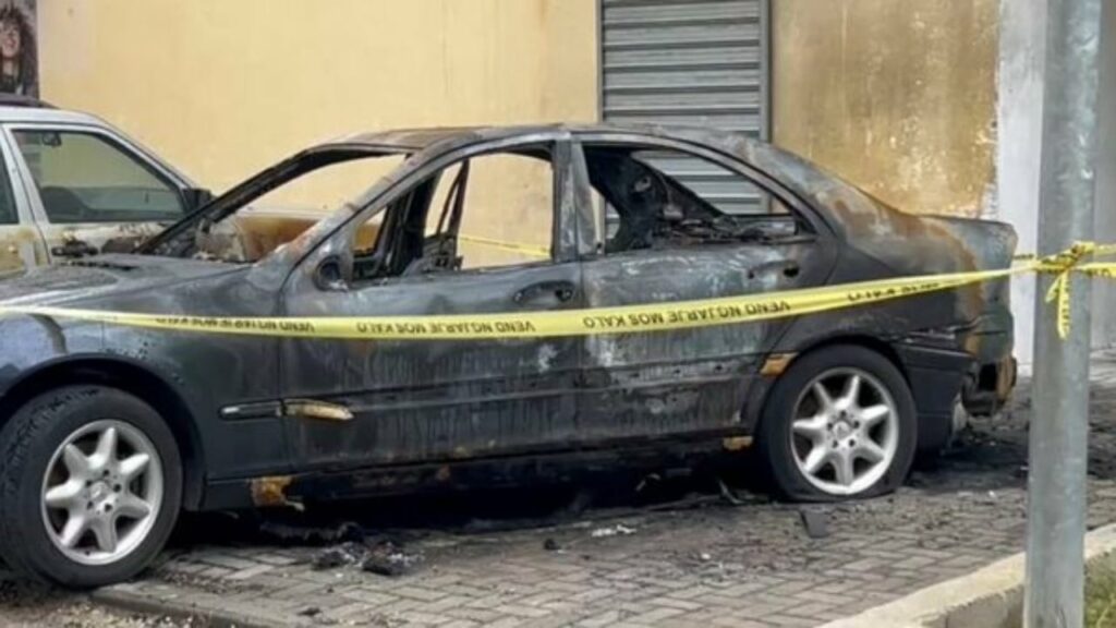 digjen benz i dhe range roveri ne fshatin prekal te shkodres 68bd6f83426ac