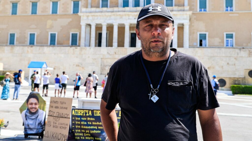 Djali i tij humbi jetën në aksidentin me tren në Greqi, pranohet kërkesa e Pano Ruçit për zhvarrosjen e trupit të të birit: Kjo nuk është… 2 djali i tij humbi jeten ne aksidentin me tren ne greqi pranohet kerkesa e pano rucit per zhvarrosjen e trupit te te birit kjo nuk eshte 68d70ac8f148b