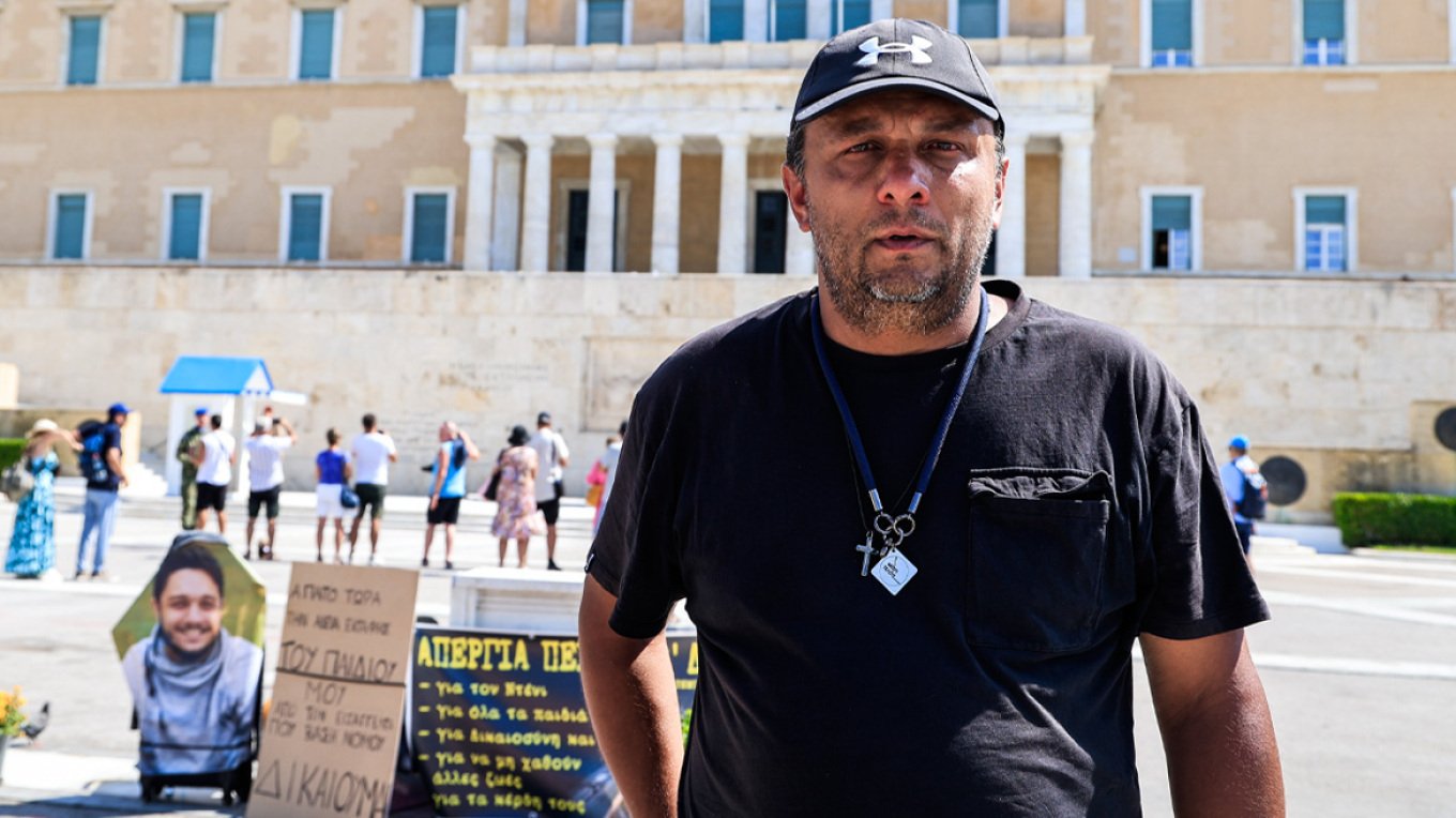 Djali i tij humbi jetën në aksidentin me tren në Greqi, pranohet kërkesa e Pano Ruçit për zhvarrosjen e trupit të të birit: Kjo nuk është… 1 djali i tij humbi jeten ne aksidentin me tren ne greqi pranohet kerkesa e pano rucit per zhvarrosjen e trupit te te birit kjo nuk eshte 68d70ac8f148b