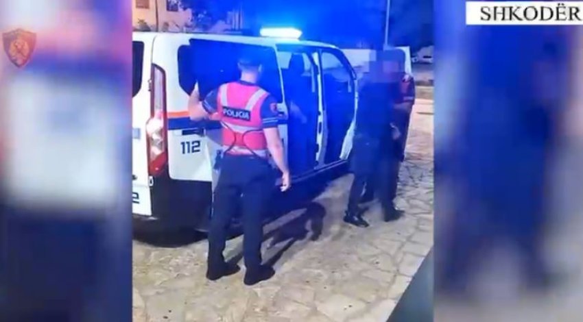 “Do ju hapim barkun me plumba”/ Kërcënohen efektivët e Shqiponjave në Shkodër, arrestohen 2 persona 2 do ju hapim barkun me plumba kercenohen efektivet e shqiponjave ne shkoder arrestohen 2 persona 68c1ef9a30860