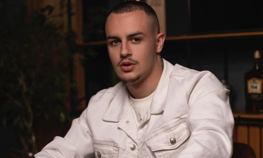 don xhoni me postim ironizues u ben thirrje njerezve ta votojne per zgjedhje 68c9e2134dca6