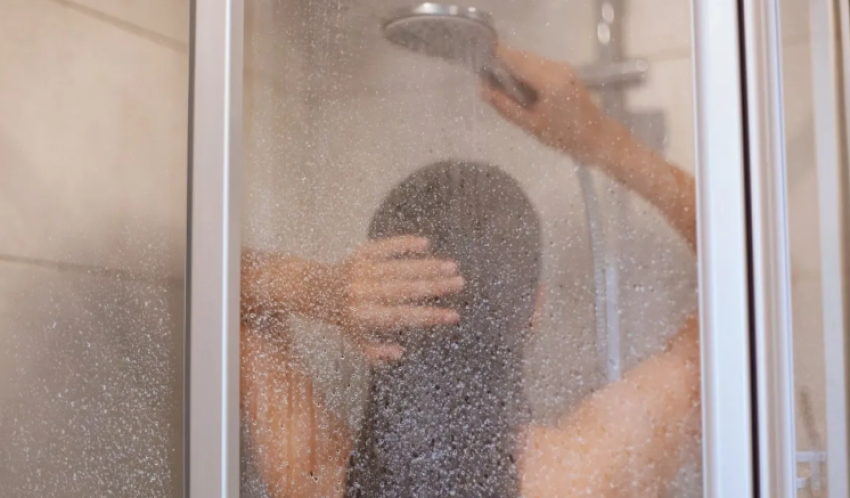 Dushi në mëngjes apo në darkë? Ja çfarë thotë shkenca 3 dushi ne mengjes apo ne darke ja cfare thote shkenca 68d8d31717e45