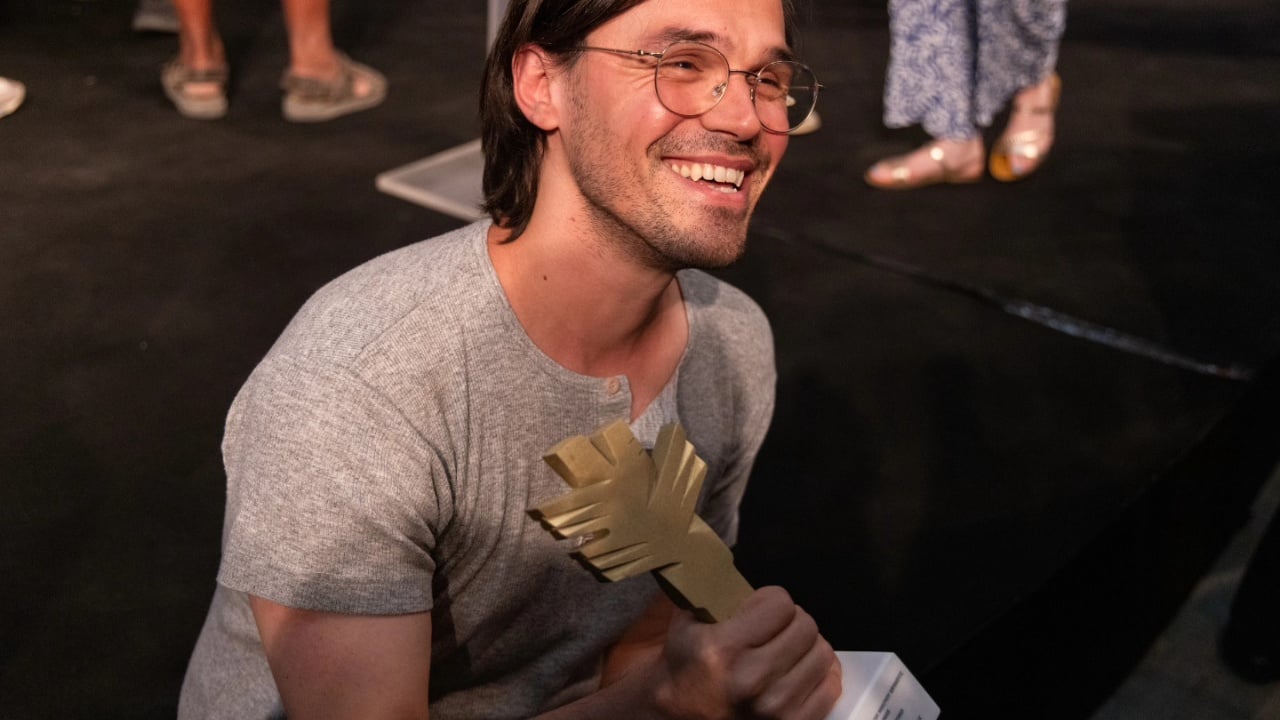 e papritur regjisori shqiptar fiton festivalin e filmit me metrazh te shkurter ne greqi 68c96b45e59aa