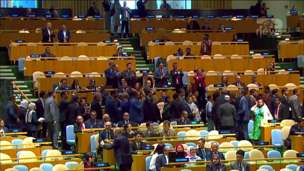 E para herë në një dekadë, OKB rikthen sanksionet ndaj Iranit: Bisedimet dështuan 3 e para here ne nje dekade okb rikthen sanksionet ndaj iranit bisedimet deshtuan 68d824073c9db