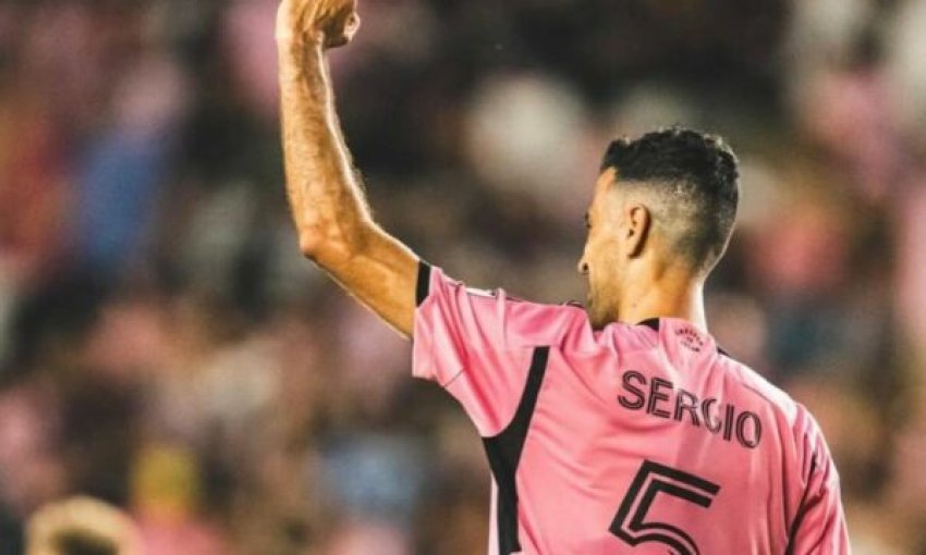 fabregasi e zbulon levizjen e radhes te busquesit pas pensionimit 68d69773bea1d