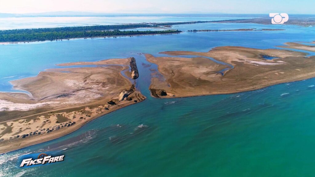 Fiks Fare/ Laguna e Karavastasë kthehet në moçal, ngordhin gjallesat. Kanali që e lidh me detin nuk hapet, bashkia nuk ka naftë 2 fiks fare laguna e karavastase kthehet ne mocal ngordhin gjallesat kanali qe e lidh me detin nuk hapet bashkia nuk ka nafte 68dae1033e9b4