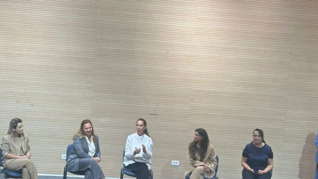 foto konflikti i interesit me tekstet shkollore kumbaro zevendeson drejtoreshen e arsimit parauniversitar zv ministrja osmani i mbijeton shkarkimit 68dbfa4431247