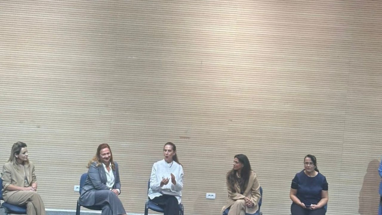 foto konflikti i interesit me tekstet shkollore kumbaro zevendeson drejtoreshen e arsimit parauniversitar zv ministrja osmani i mbijeton shkarkimit 68dbfa4431247