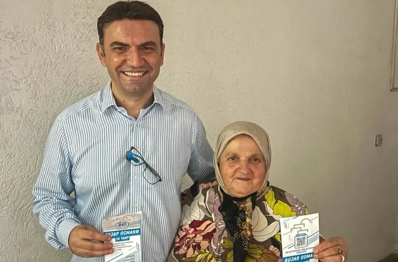 fotoja me te moshuaren ne cair reagimi nga familja dhe politika sqarimi nga osmani 68b4f6d0cdc89