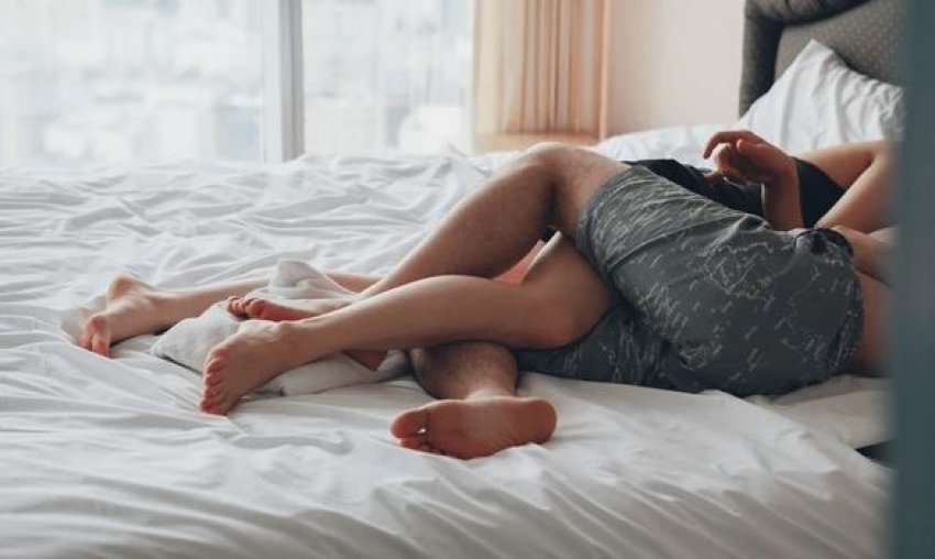 Fundjavë më e këndshme për çiftet që bëjnë seks 2 fundjave me e kendshme per ciftet qe bejne seks 68c544d37e869