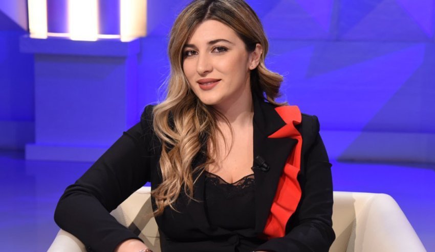 Gjyli: Synimi i qeverisë integrimi në BE dhe mbi bazën e kësaj do jetë dhe formatimi i kabinetit të ri 2 gjyli synimi i qeverise integrimi ne be dhe mbi bazen e kesaj do jete dhe formatimi i kabinetit te ri 68bddef7ae2ef