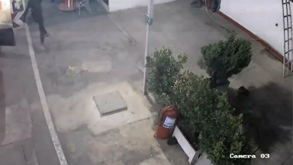 Grabitje në një karburant në Elbasan, autorët e maskuar marrin xhiron ditore 3 grabitje ne nje karburant ne elbasan autoret e maskuar marrin xhiron ditore 68c9854499391