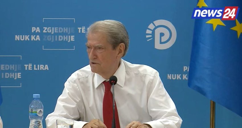 “Hapja e kapitujve për Ramën, licencë për asgjësimin e parlamentit”, Berisha porosi deputetëve të PD: Të kalojmë në veprime! 2 hapja e kapitujve per ramen licence per asgjesimin e parlamentit berisha porosi deputeteve te pd te kalojme ne veprime 68cbd2d776c46