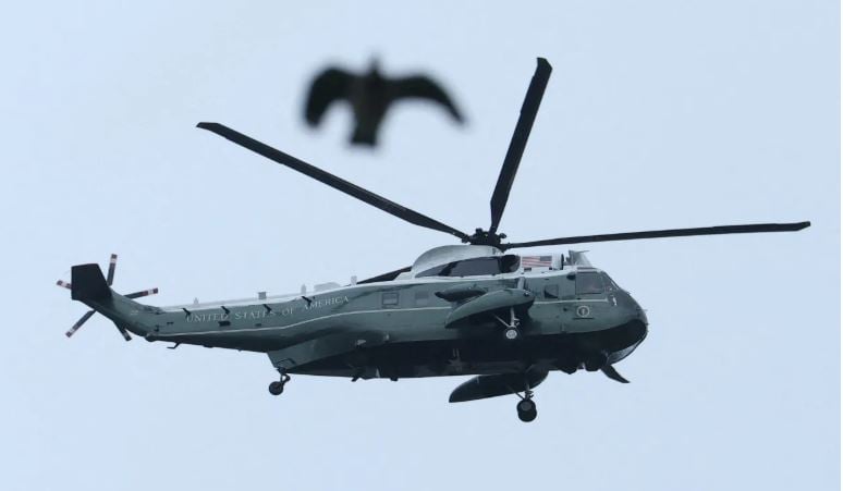 helikopteri i donald trump ben ulje emergjente gjate vizites ne mbreterine e bashkuar 68cd0b6a2baee