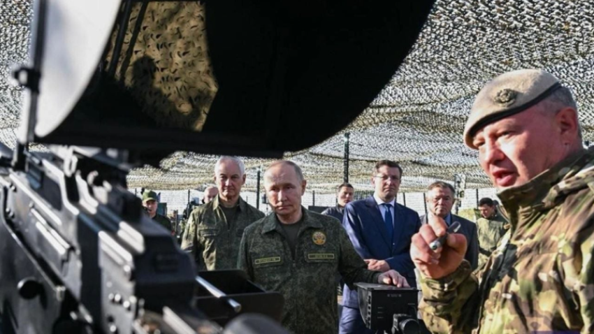 i veshur me ushtarake putin viziton stervitjet ruso bjellorusine ne ushtrime ishin pjesemarres edhe zyrtare ushtarake te shba se 68c9da19a0958