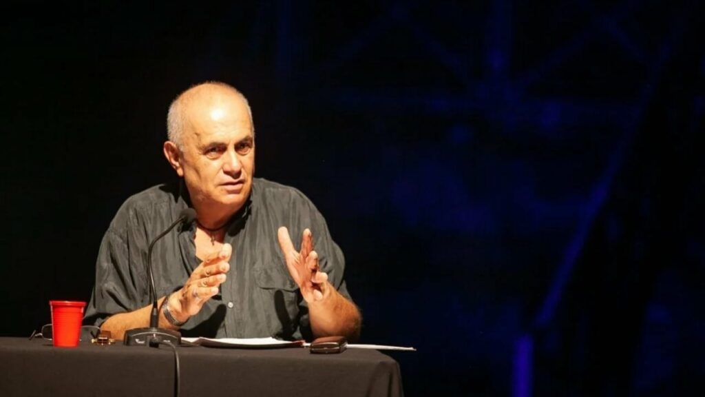 ia arritem si ne kohen e ismail vlores e princ vidit ironia e akademikut fuga nga ajo ne fuqi tek opozita qe bashkeqeveris jane pese qeveri te shpallura publikisht 68c147e38ad03