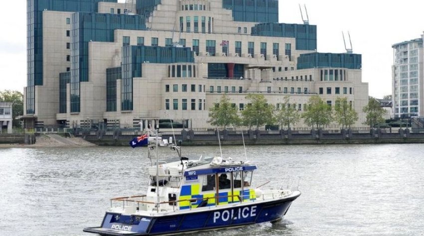 Inteligjenca britanike lançon portal për rekrutimin e spiunëve të rinj nga mbarë bota, ja udhëzimet që jep MI6 1 inteligjenca britanike lancon portal per rekrutimin e spiuneve te rinj nga mbare bota ja udhezimet qe jep mi6 68cd960e85837