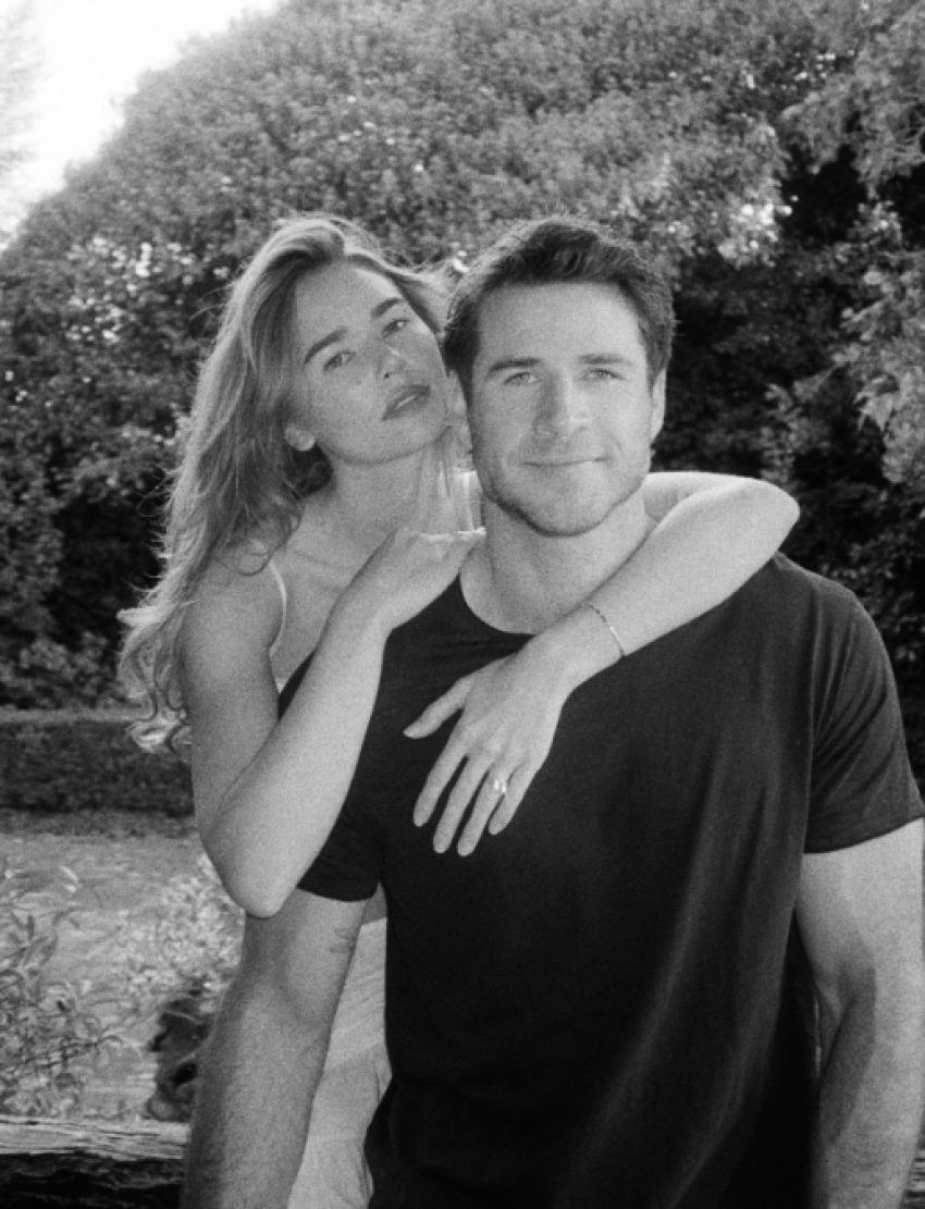 ish burri i miley cyrus i propozon martese modeles se famshme pas gjashte vitesh lidhje 68c42b9155b02