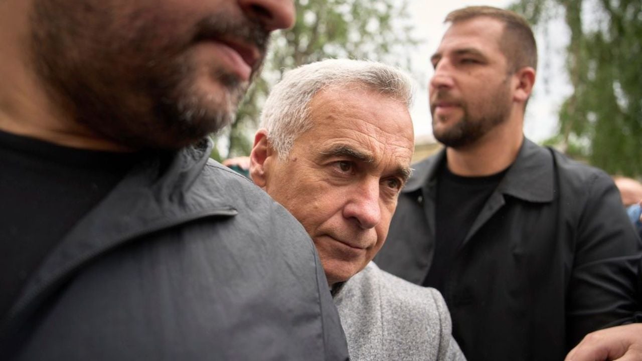 Iu anulua fitorja në garën presidenciale në Rumani në raundin e parë, kandidati i ekstremit të djathtë akuzohet për grusht shteti 1 iu anulua fitorja ne garen presidenciale ne rumani ne raundin e pare kandidati i ekstremit te djathte akuzohet per grusht shteti 68cad8e5b3a8a