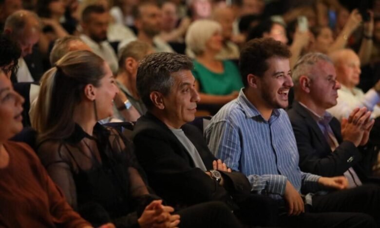 Izet Mexhiti në Teatrin Shqiptar: Artistët tanë meritojnë më shumë mbështetje 2 izet mexhiti ne teatrin shqiptar artistet tane meritojne me shume mbeshtetje 68cfd4f7a5994