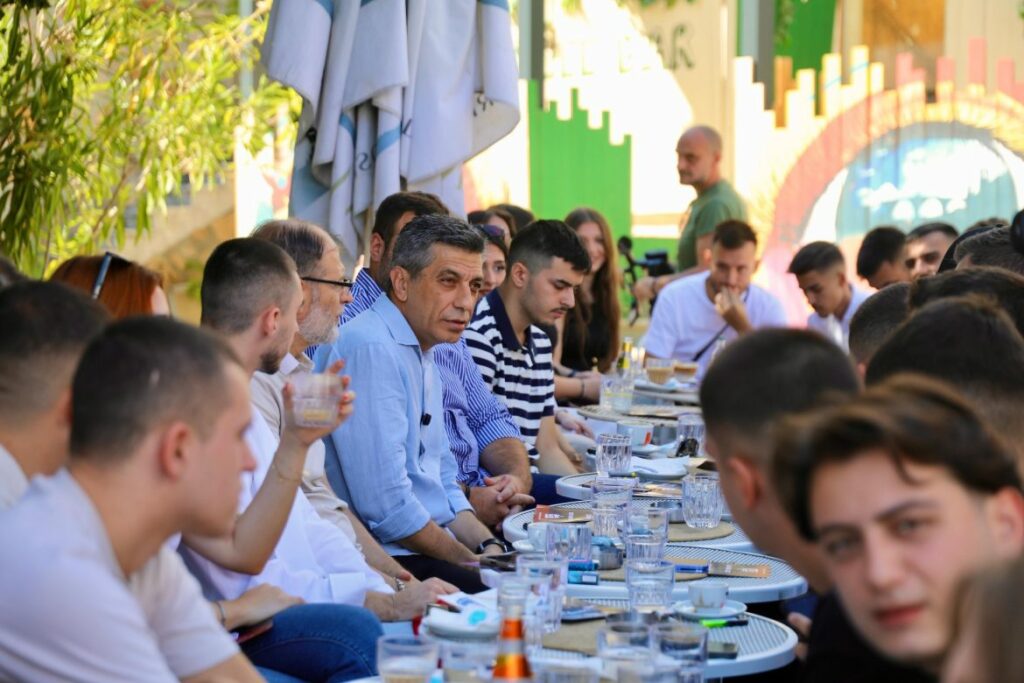 Izet Mexhiti: “Rinia është forca që do ta udhëheqë Çairin drejt së ardhmes” 2 izet mexhiti rinia eshte forca qe do ta udheheqe cairin drejt se ardhmes 68d067701b6a0