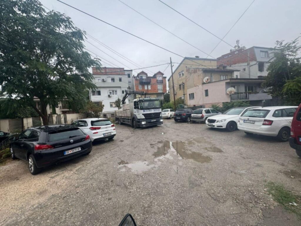 Izet Mexhiti zgjidh problemet që BDI i la pas dore edhe në mëhallë të tyre 2 izet mexhiti zgjidh problemet qe bdi i la pas dore edhe ne mehalle te tyre 68d81f726208c