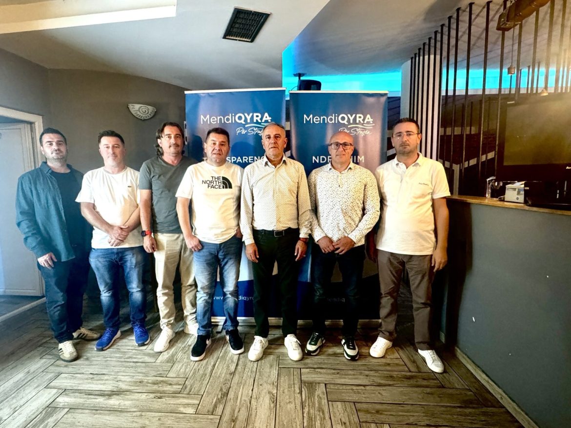 Kandidati i pavarur për Komunën e Strugës, Mendi Qyra, shpall zyrtarisht përbërjen e kryesisë së shtabit zgjedhor 1 kandidati i pavarur per komunen e struges mendi qyra shpall zyrtarisht perberjen e kryesise se shtabit zgjedhor 68c1b5502b1ed