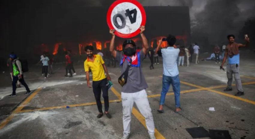 Kaos në Nepal, mbi 900 të burgosur arratisen mes protestave të dhunshme 3 kaos ne nepal mbi 900 te burgosur arratisen mes protestave te dhunshme 68c067534bd12